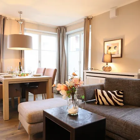 Apartment Mit Neuen Und Sehr Hochwertigen In Zentraler Lage In *